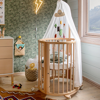 How To Choose A Bed That Will Help Your Child Sleep Soundly At Every Age 0-6 months